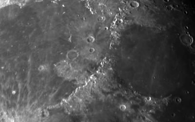 Bild "Moon_20200412_044108.jpg"